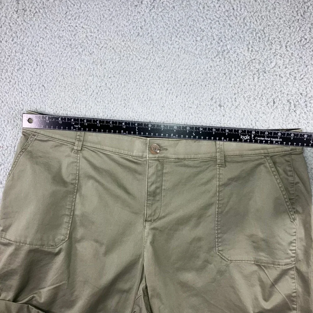 Lane Bryant Shorts Women 20 Chino Casual American Outdoor Preppy Minimalist - Picture 3 of 9